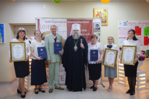 Митрополит Меркурий посетил Свято-Георгиевскую православную школу
