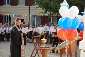 День знаний, яркое событие в жизни епархиальной Свято-Георгиевской православной школы