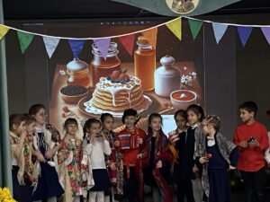 В  Свято-Георгиевской православной гимназии прошло празднование веселой Масленицы